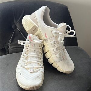 Nike Women's White and Pink Metcon Athletic Shoes